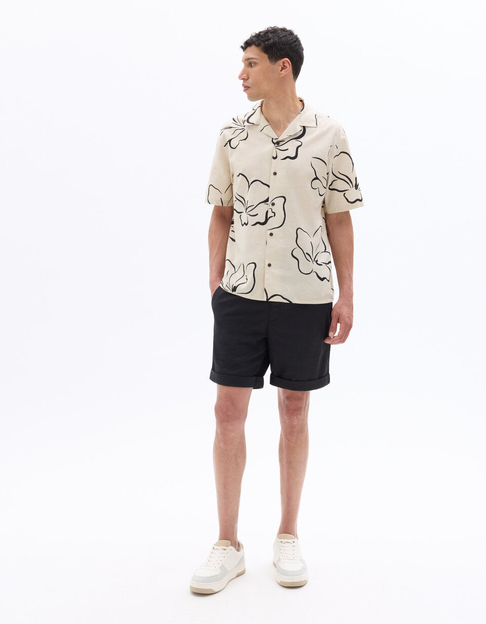 Linen-Cotton Bermuda Shorts - Black — view 3